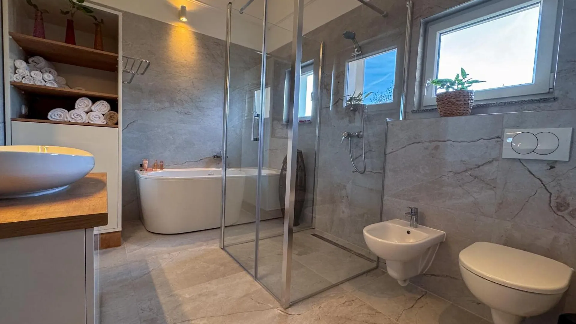 Chic Spacious Apartment Surrounded By Nature Near Opatija Matulji