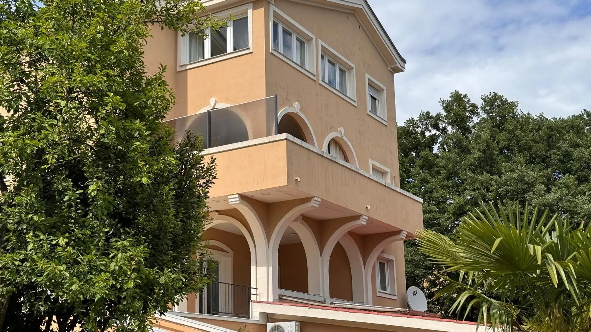 Chic Spacious Apartment Surrounded By Nature Near Opatija Matulji